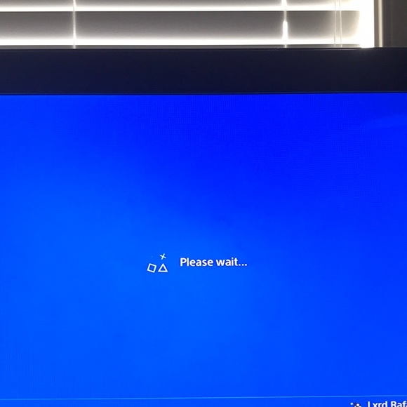 {SOLD} PLAYSTATION 4 - Picture 3 of 6